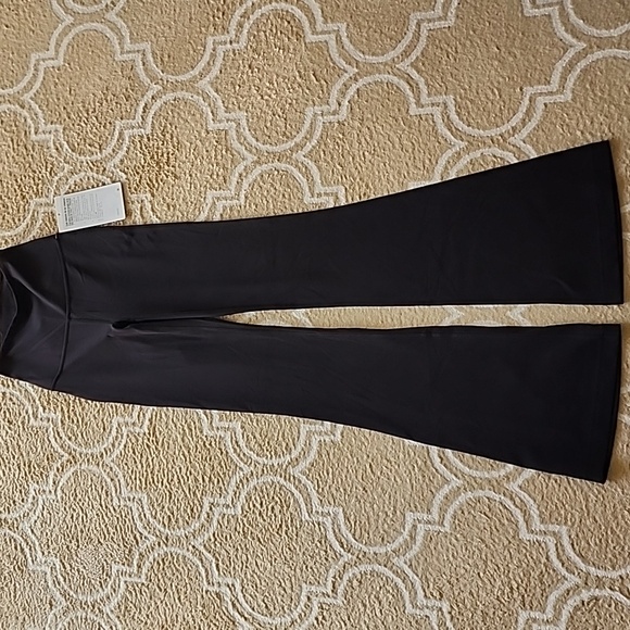 Lululemon Groove SHR Flare Pant *Nulu In Black NWT - Picture 2 of 6